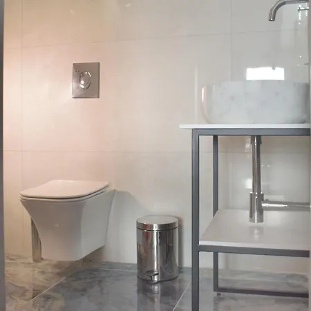 Bay View Apartment